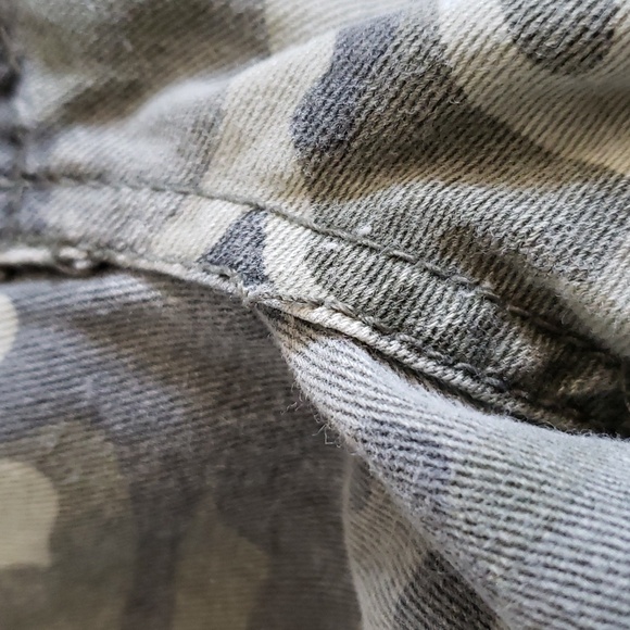 Two pairs sz 12 & 14 boys cargo shorts, Old Navy - Picture 4 of 8